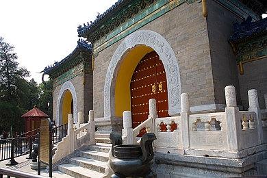 《河洛群侠传2》明教法王介绍 金蛇毒王和孔雀鸣王